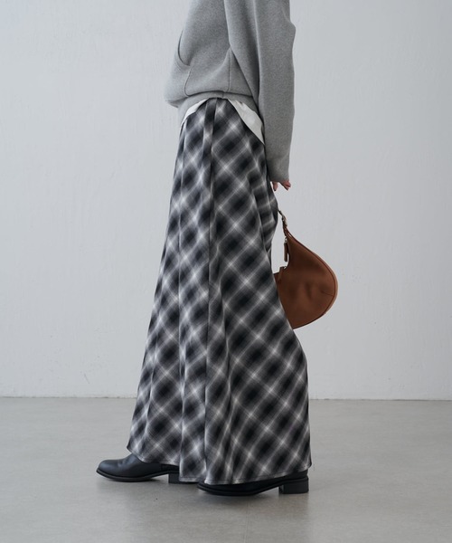 Lui's（ルイス）の「バイアスチェックフレアスカート（スカート・レディース・ブラウン/ブラック・38/36）」の15枚目の写真