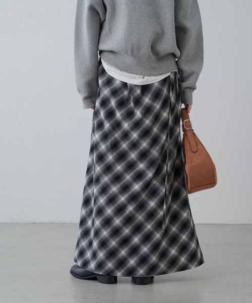 Lui's（ルイス）の「バイアスチェックフレアスカート（スカート・レディース・ブラウン/ブラック・38/36）」の16枚目の写真