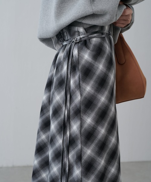 Lui's（ルイス）の「バイアスチェックフレアスカート（スカート・レディース・ブラウン/ブラック・38/36）」の18枚目の写真