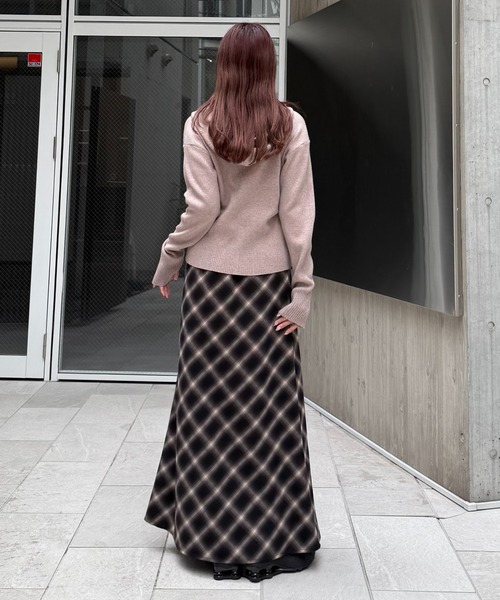 Lui's（ルイス）の「バイアスチェックフレアスカート（スカート・レディース・ブラウン/ブラック・38/36）」の11枚目の写真
