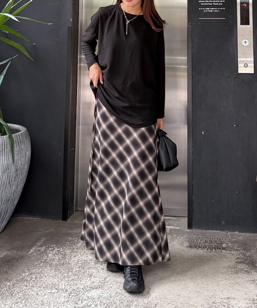 Lui's（ルイス）の「バイアスチェックフレアスカート（スカート・レディース・ブラウン/ブラック・38/36）」の14枚目の写真