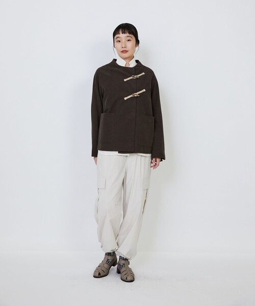 LOISIR(ロワズィール)の「コットン細コールジャケット(ノーカラージャケット・レディース・ブラウン/グリーン/キナリ・FREE)」の15枚目の写真