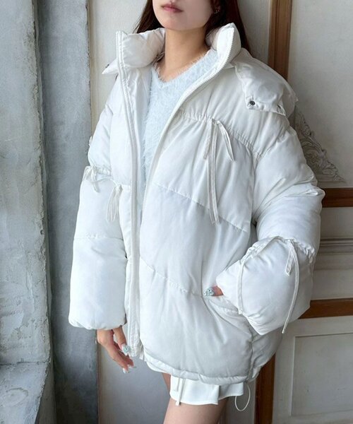 OLIVE des OLIVE（オリーブデオリーブ）の「リボンエコダウンミドル丈ブルゾン（ダウンジャケット/コート・レディース・オフホワイト/サックスブルー/ブラック/ピンク・FREE）」の16枚目の写真