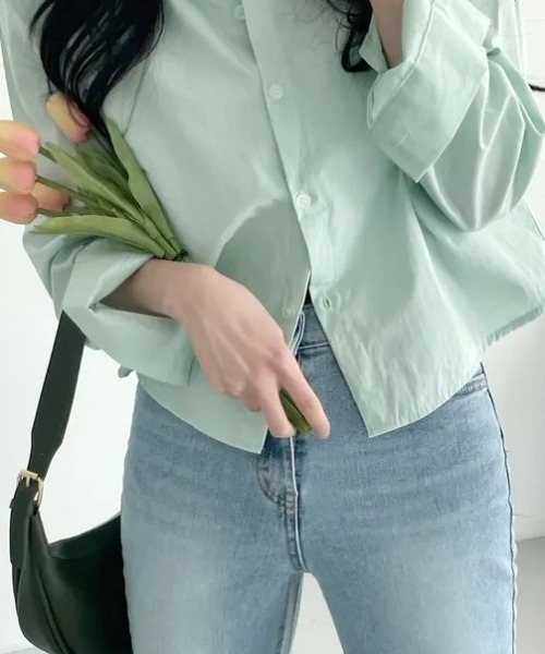 cammie（キャミー）の「ショート丈カラーシャツ（シャツ/ブラウス・レディース・イエロー/ネイビー/ミント/ブルー/ホワイト・LARGE/MEDIUM）」の11枚目の写真