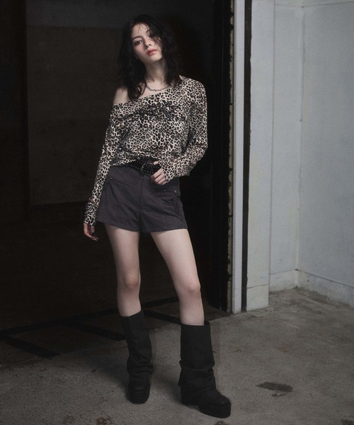 ENVYM（アンビー）の「2WAYシアートップス（Tシャツ/カットソー・レディース・グレー/ブラック/レオパード・FREE）」の6枚目の写真