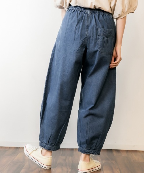 RCD（アールシーディー）の「タック入りアラジンデニムパンツ（デニムパンツ・レディース・ワンウォッシュ/ブルー・4L/3L/LL/L/M）」の4枚目の写真