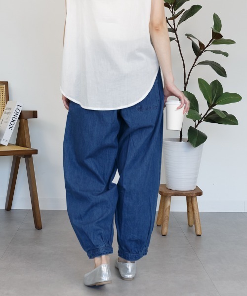 RCD（アールシーディー）の「タック入りアラジンデニムパンツ（デニムパンツ・レディース・ワンウォッシュ/ブルー・4L/3L/LL/L/M）」の9枚目の写真