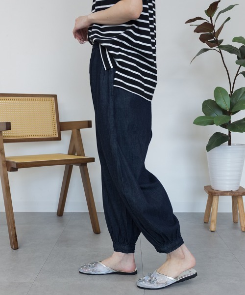 RCD（アールシーディー）の「タック入りアラジンデニムパンツ（デニムパンツ・レディース・ワンウォッシュ/ブルー・4L/3L/LL/L/M）」の12枚目の写真