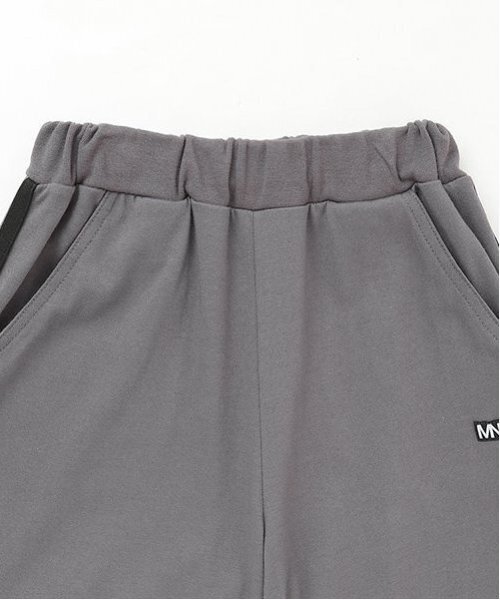 b・ROOM(ビールーム)の「【MNCM】【セットアップ可】【カイテキ天竺】ビッグシルエットサイドラインパンツ(スウェットパンツ・キッズ・ブラック/カーキ/チャコール/ダークブラウン・130cm/140cm/120cm/150cm/110cm)」の10枚目の写真