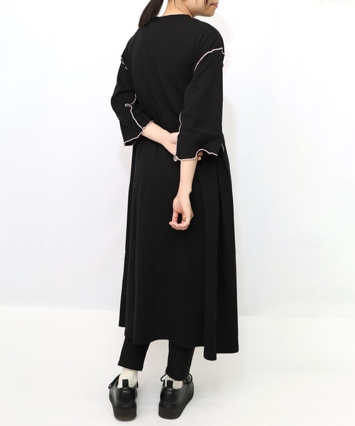 ScoLar（スカラー）の「153625：バイクゲーム柄メロウ切替ワンピース（ワンピース・レディース・ブルー/ブラック・M）」の5枚目の写真