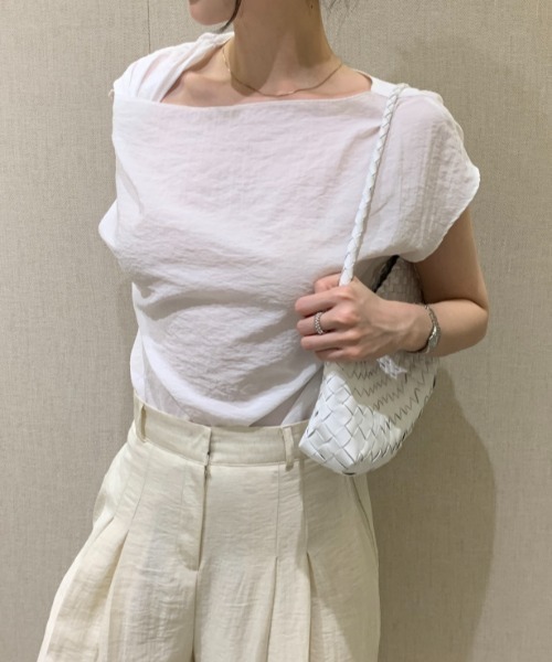 Aelina(エリナ)の「イレギュラー半袖シャツ(シャツ/ブラウス・レディース・ブルー/オフホワイト・F)」の6枚目の写真