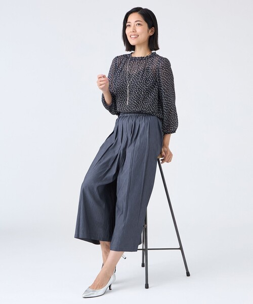 TRANS WORK(トランスワーク)の「【ウォッシャブル】ドットクレープブラウス(シャツ/ブラウス・レディース・グレー系その他2/ネイビー・38/40)」の4枚目の写真