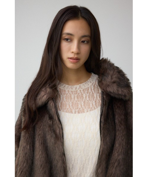 AZUL by moussy（アズールバイマウジー）の「ジップアップファーコート（ブルゾン・レディース・ブラウン/ベージュ系その他・SMALL/MEDIUM）」の3枚目の写真