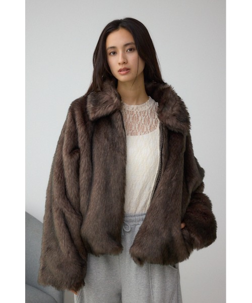 AZUL by moussy（アズールバイマウジー）の「ジップアップファーコート（ブルゾン・レディース・ブラウン/ベージュ系その他・SMALL/MEDIUM）」の4枚目の写真