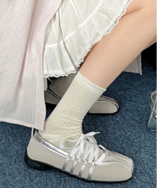 Vipoa(ヴィポア)の「square line sneaker(スニーカー・レディース・ブラック/シルバー・SMALL/MEDIUM/LARGE)」の8枚目の写真
