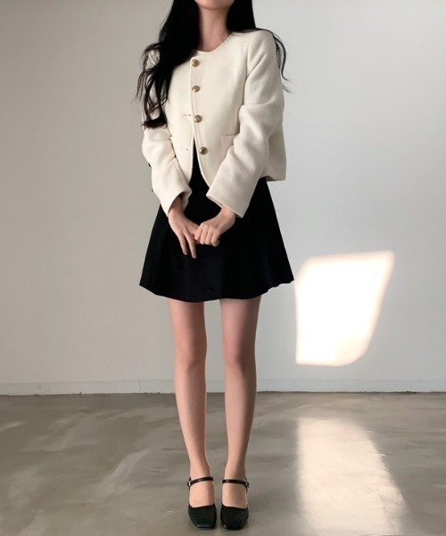 AMELY(エミリー)の「ツイード調ノーカラーショートジャケット(その他アウター・レディース・アイボリー/グレー・フリー)」の4枚目の写真
