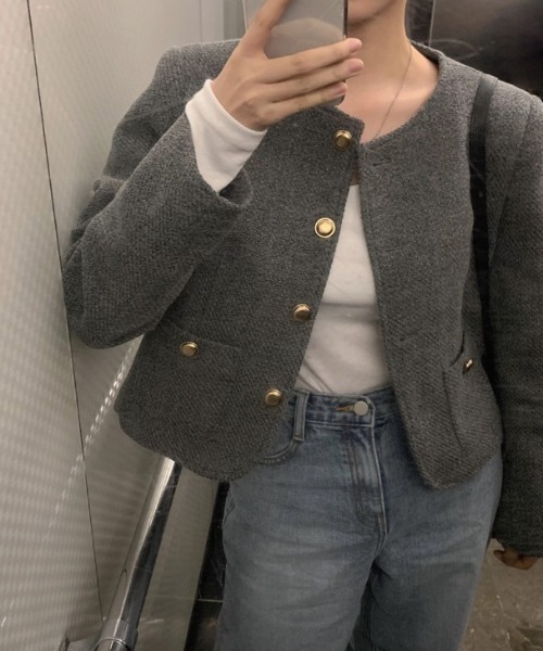 AMELY(エミリー)の「ツイード調ノーカラーショートジャケット(その他アウター・レディース・アイボリー/グレー・フリー)」の8枚目の写真