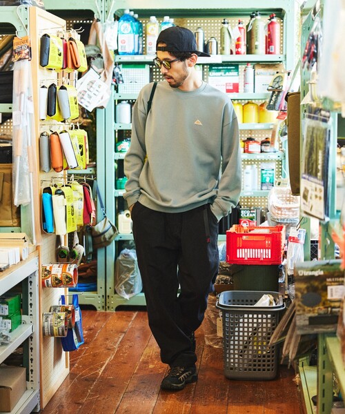 FREAK'S STORE(フリークスストア)の「限定展開 KELTY×FREAK’S STORE/ケルティ 別注 ヒストリーロゴ バックプリント クルーネックスウェット(スウェット・メンズ・ブラック/アッシュグレー/スミクロ/グレイッシュベージュ・SMALL/LARGE/MEDIUM)」の20枚目の写真