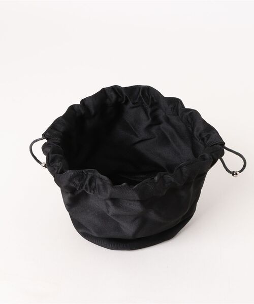 NiiNa(ニーナ)の「【 NiiNa / ニーナ 】高品質牛革2WAYソフトレザーバケットバッグ(インナーポーチ付き)(ショルダーバッグ・レディース・ブラック/ホワイト/イエロー・FREE)」の20枚目の写真