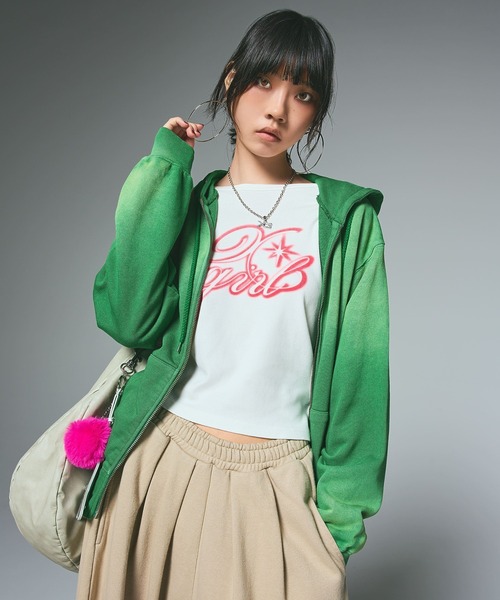 X-girl（エックスガール）の「SPRAY LOGO L/S TOP（Tシャツ/カットソー・レディース・ブラック/ホワイト/ベージュ・S/M）」の4枚目の写真