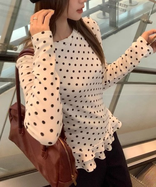 Nia(ニア)の「Nia(ニア)/フリルレイヤード ポルカドットロンT(Tシャツ/カットソー・レディース・ホワイト・MEDIUM/SMALL)」の4枚目の写真