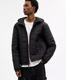 COACH（コーチ）の「キルテッド シグネチャー パッファー ジャケット・リサイクル ポリエステル（ブルゾン）」