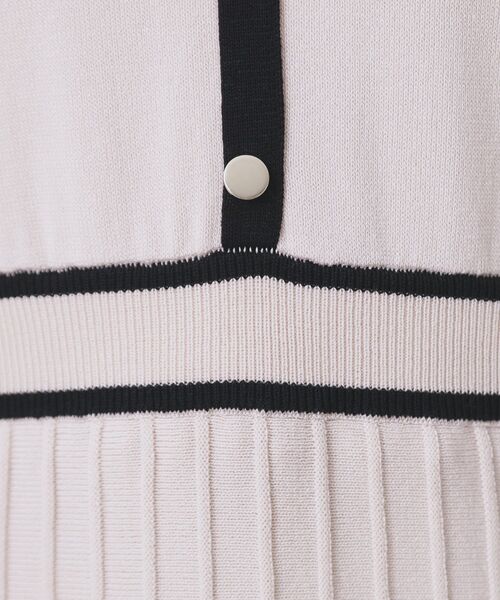 index（インデックス）の「バイカラードッキング風ニットワンピース【洗濯機OK/抗ピル】（ワンピース・レディース・ベージュ系その他2/ベージュ系その他7/ネイビー系4・42/40/36/38）」の7枚目の写真
