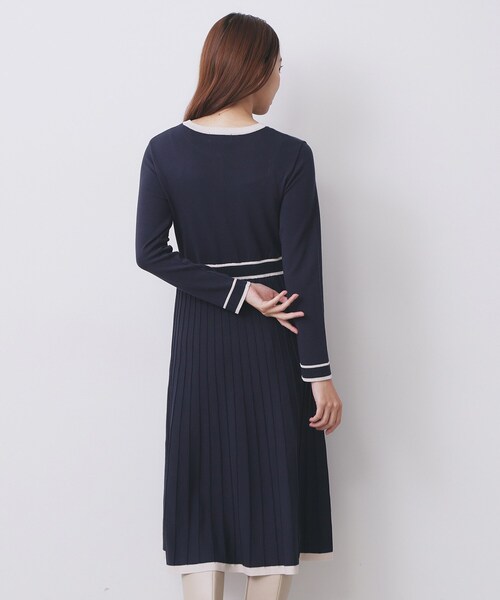 index（インデックス）の「バイカラードッキング風ニットワンピース【洗濯機OK/抗ピル】（ワンピース・レディース・ベージュ系その他2/ベージュ系その他7/ネイビー系4・42/40/36/38）」の13枚目の写真