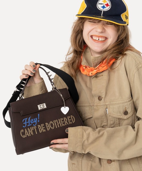 HEY!MrsROSE(ヘイミセスローズ)の「HEY! Mrs ROSE(ヘイ!ミセスローズ)Claim Hand BAG(ハンドバッグ・レディース・ブラック/ブラウン/レッド・FREE)」の1枚目の写真