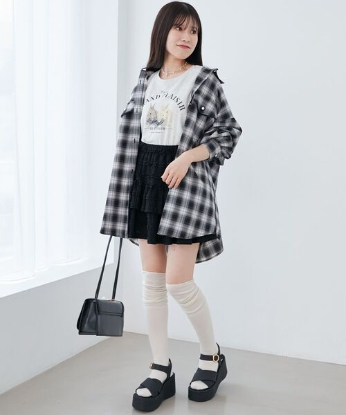 MAJESTIC LEGON（マジェスティックレゴン）の「カットレースフリルミニスカパン（スカート・レディース・オフホワイト/アイボリー/ブラック・MEDIUM）」の11枚目の写真