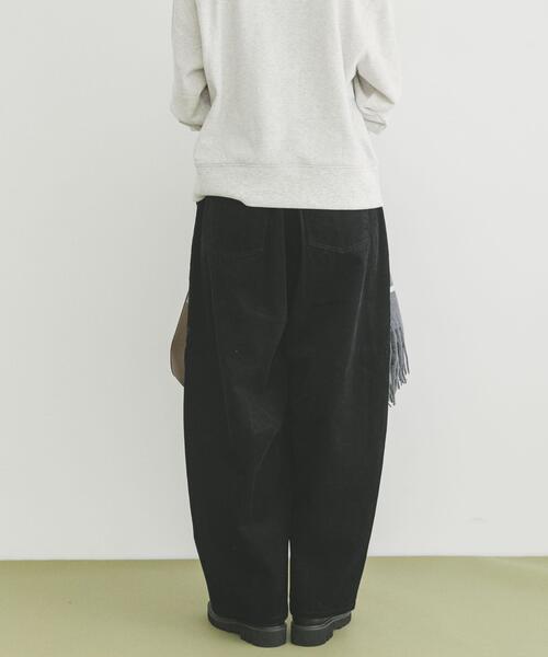 ITEMS URBANRESEARCH（アイテムズ アーバンリサーチ）の「コーデュロイバレルパンツ（その他パンツ・レディース・ブラック/レッド系その他/ベージュ・FREE）」の5枚目の写真