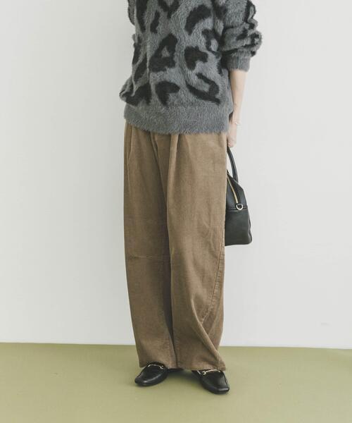 ITEMS URBANRESEARCH（アイテムズ アーバンリサーチ）の「コーデュロイバレルパンツ（その他パンツ・レディース・ブラック/レッド系その他/ベージュ・FREE）」の15枚目の写真