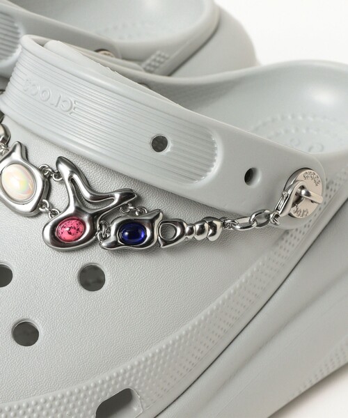 Ray BEAMS(レイビームス)の「crocs / クラシック ジュエルズ クロッグ(サンダル・レディース・グレー・6/5/4/7)」の6枚目の写真