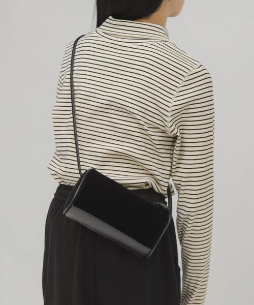 KBF（ケイビーエフ）の「ステッチデザインベロアミニBAG（ショルダーバッグ・レディース・ベージュ/ブラウン/ブラック・ONE）」の7枚目の写真