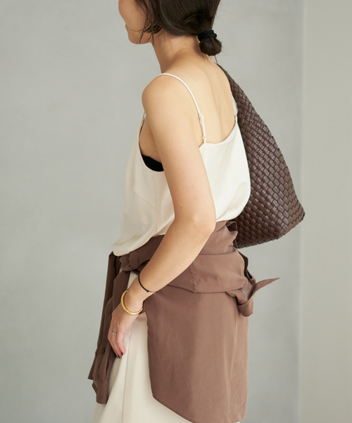 plage（プラージュ）の「《追加》dull satin キャミソール 2（キャミソール・レディース・ブラック/アイボリー・FREE）」の17枚目の写真