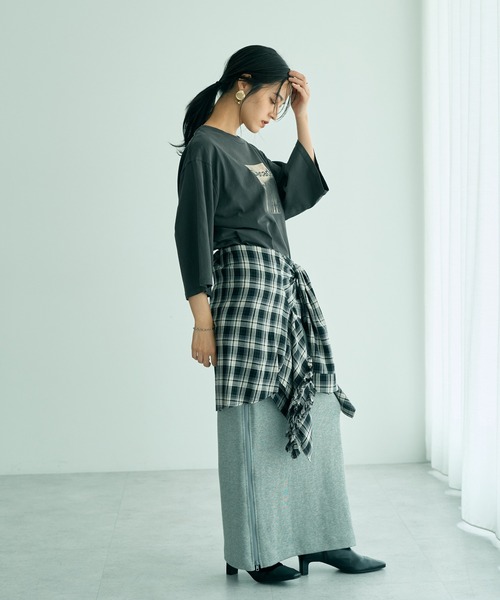 Editt by YECCA VECCA（エディットバイイェッカヴェッカ）の「ヴィンテージ風箔プリントロゴTee（Tシャツ/カットソー・レディース・ダークベージュ/グレー・FREE）」の19枚目の写真