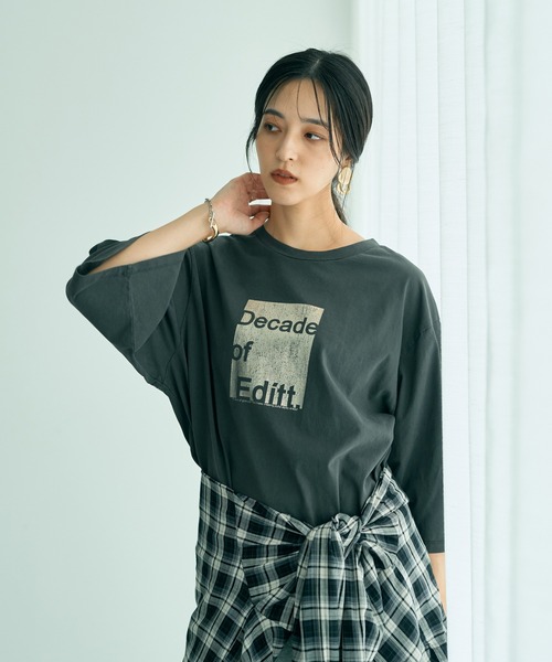 Editt by YECCA VECCA（エディットバイイェッカヴェッカ）の「ヴィンテージ風箔プリントロゴTee（Tシャツ/カットソー・レディース・ダークベージュ/グレー・FREE）」の21枚目の写真