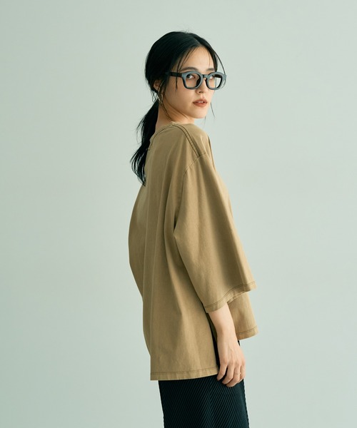 Editt by YECCA VECCA（エディットバイイェッカヴェッカ）の「ヴィンテージ風箔プリントロゴTee（Tシャツ/カットソー・レディース・ダークベージュ/グレー・FREE）」の5枚目の写真