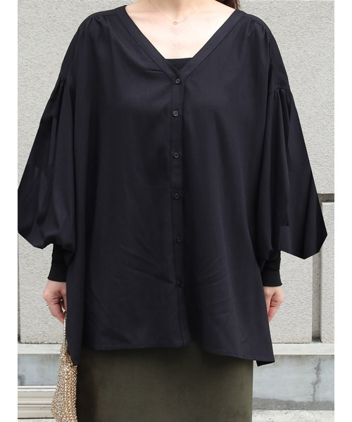 Brown&Street(ブラウンアンドストリート)の「Vネックボリュームスリーブトップス(シャツ/ブラウス・レディース・ベージュ/ブラック・FREE)」の16枚目の写真
