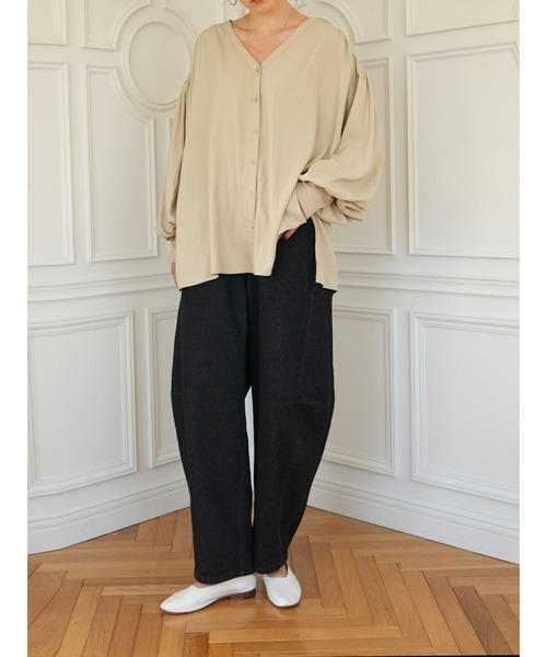 Brown&Street(ブラウンアンドストリート)の「Vネックボリュームスリーブトップス(シャツ/ブラウス・レディース・ベージュ/ブラック・FREE)」の18枚目の写真