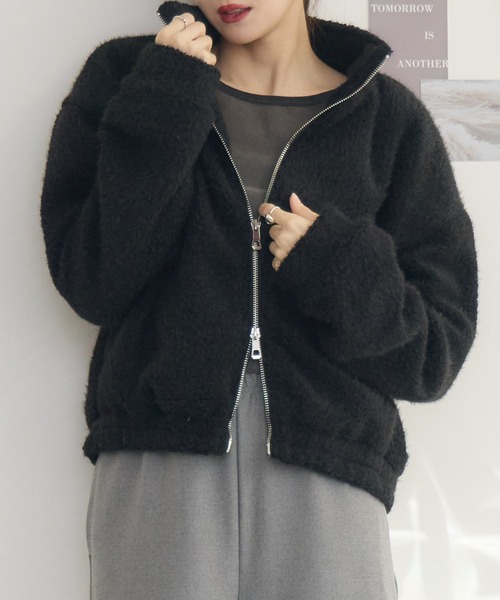 RU.TI.LE（ルチル）の「【RU.TI.LE】カットボアジップブルゾン（ブルゾン・レディース・ブラック/ベージュ・MEDIUM）」の2枚目の写真
