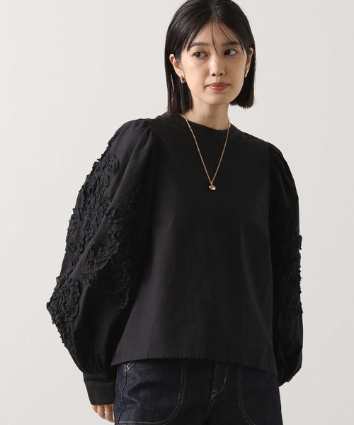 Torrazzo Donna(トラッゾドンナ)の「刺繍ボリュームスリーブブラウス(シャツ/ブラウス・レディース・ブラック・FREE)」の7枚目の写真
