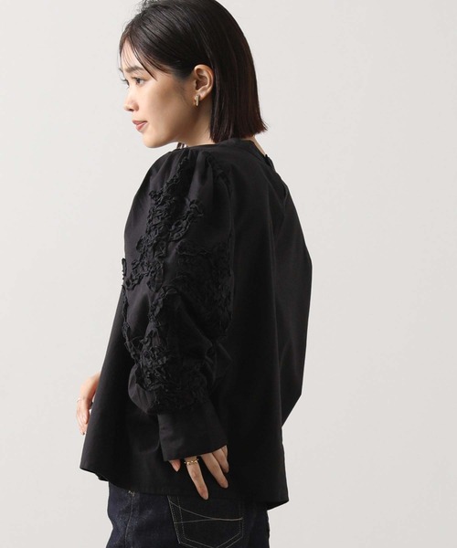 Torrazzo Donna(トラッゾドンナ)の「刺繍ボリュームスリーブブラウス(シャツ/ブラウス・レディース・ブラック・FREE)」の8枚目の写真
