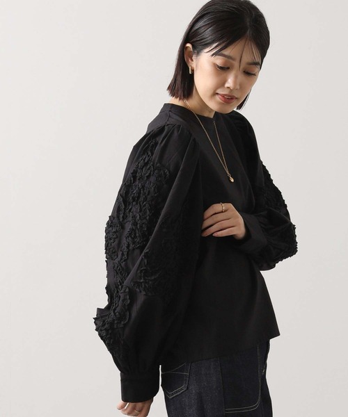 Torrazzo Donna(トラッゾドンナ)の「刺繍ボリュームスリーブブラウス(シャツ/ブラウス・レディース・ブラック・FREE)」の10枚目の写真