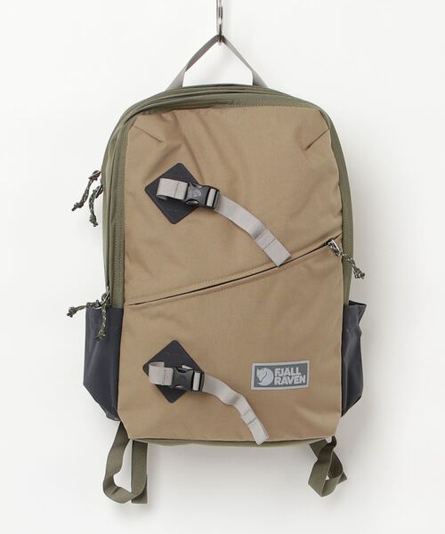 FJALL RAVEN (フェールラーベン)の「Vardag Backpack 17 (FJALLRAVEN/フェールラーベン)(バックパック/リュック・レディース・ブラック/カーキ/バイオレット・ONE SIZE)」の1枚目の写真