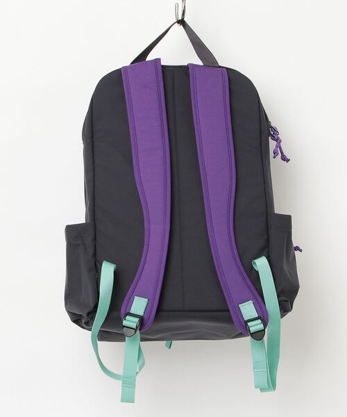 FJALL RAVEN (フェールラーベン)の「Vardag Backpack 17 (FJALLRAVEN/フェールラーベン)(バックパック/リュック・レディース・ブラック/カーキ/バイオレット・ONE SIZE)」の5枚目の写真