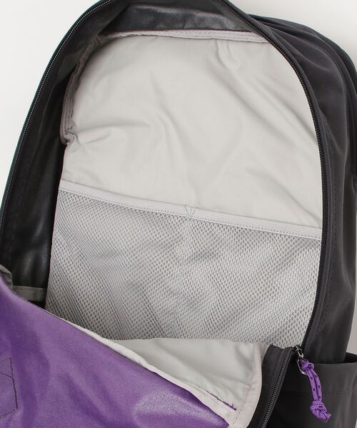FJALL RAVEN (フェールラーベン)の「Vardag Backpack 17 (FJALLRAVEN/フェールラーベン)(バックパック/リュック・レディース・ブラック/カーキ/バイオレット・ONE SIZE)」の7枚目の写真