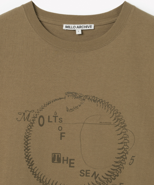 Millo Archive（ミロ アーカイブ）の「モルツオブザセンス Tシャツ [ライトブラウン]（Tシャツ/カットソー・メンズ・その他・MEDIUM/X-LARGE）」の2枚目の写真