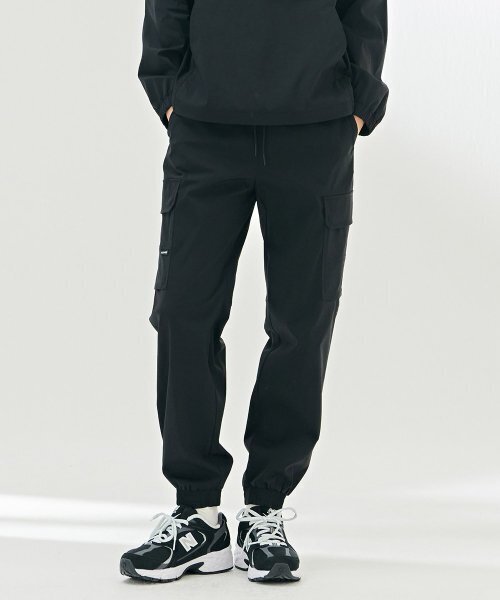 CHASECULT(チェイスカルト)の「共用ストレッチカーゴジョガーパンツ-DARU2219B03(スウェットパンツ・メンズ・ブラック・86/67/70/76/82/92)」の3枚目の写真