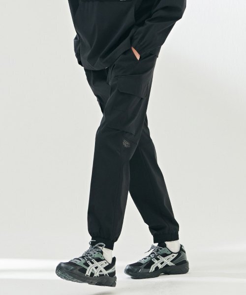 CHASECULT(チェイスカルト)の「共用ストレッチカーゴジョガーパンツ-DARU2219B03(スウェットパンツ・メンズ・ブラック・86/67/70/76/82/92)」の5枚目の写真